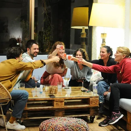 Rhodes & Bar Hostel *