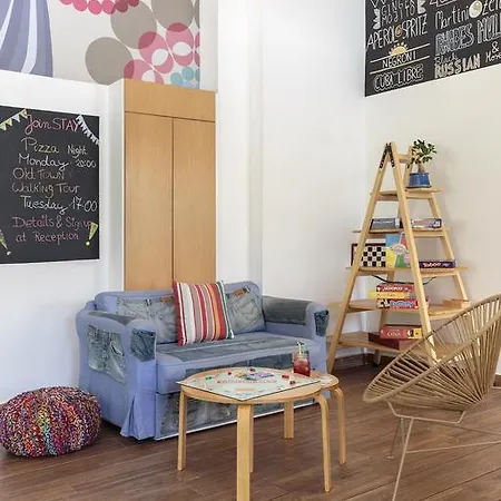Hostel Rhodes & Bar